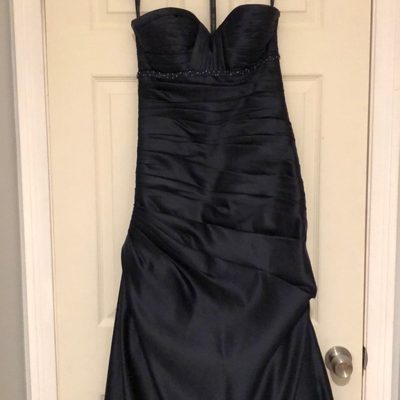 Bill Levkoff strapless bridesmaid dress. - Picture 2 of 7